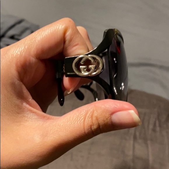 Gucci sunglasses 😎 - Picture 7 of 13